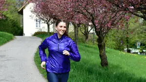 Klara Fuchs rät, sich langsam, quasi Schritt für Schritt, an längere Distanzen und größere Geschwindigkeiten heranzutasten.