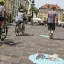 Türkise Kleber statt Verbot: Radfahren in der Fußgängerzone bleibt weiterhin erlaubt