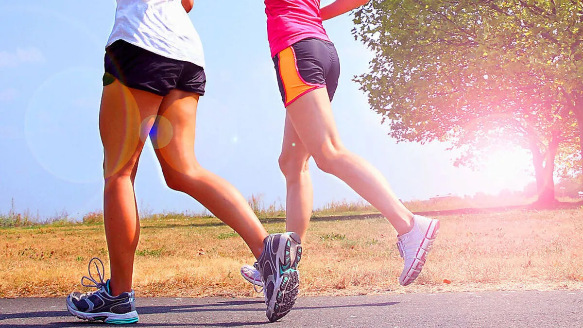 Sport ist auch im Hochsommer gesund. Man muss ja nicht gerade in der größten Mittagshitze laufen gehen