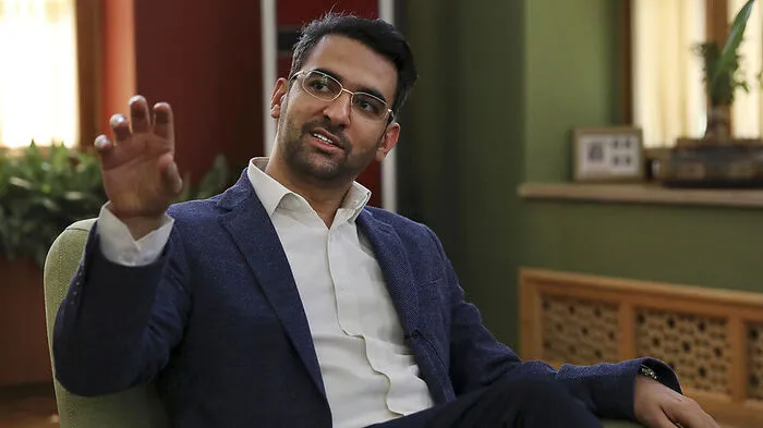 Die Internetsperre war laut Iranischem Parlament nicht die Entscheidung von Minister Mohammed Javad Azari-Jahromi 