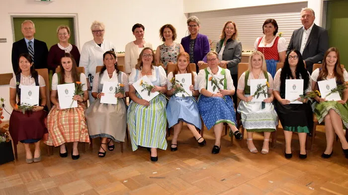 Die Überreichung der Diplome stand Mitte September an der Schule für Gesundheits- und Krankenpflege auf der Stolzalpe am Programm.