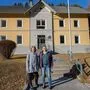 Ina Maria Dabernig (links) und Christine Klammer machen die ehemalige Volksschule in Einöde zur Montessori-Schule
