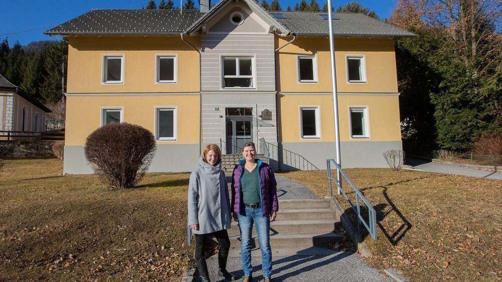 Ina Maria Dabernig (links) und Christine Klammer machen die ehemalige Volksschule in Einöde zur Montessori-Schule