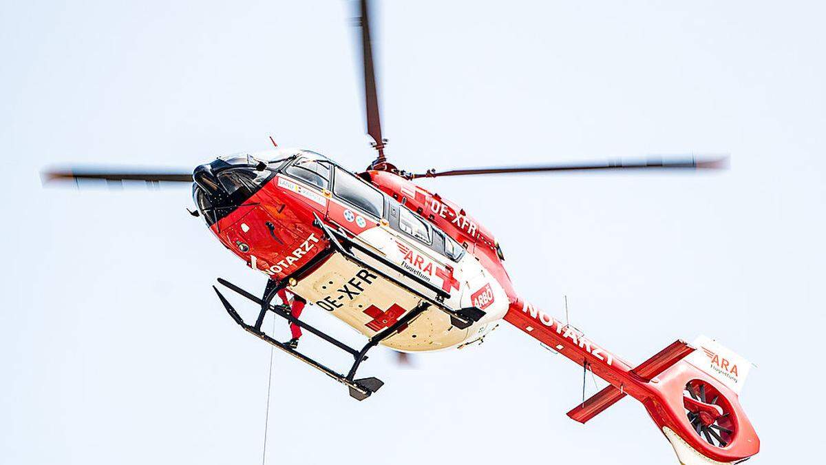 Der Rettungshubschrauber RK-1 flog den Verletzten ins LKH Villach