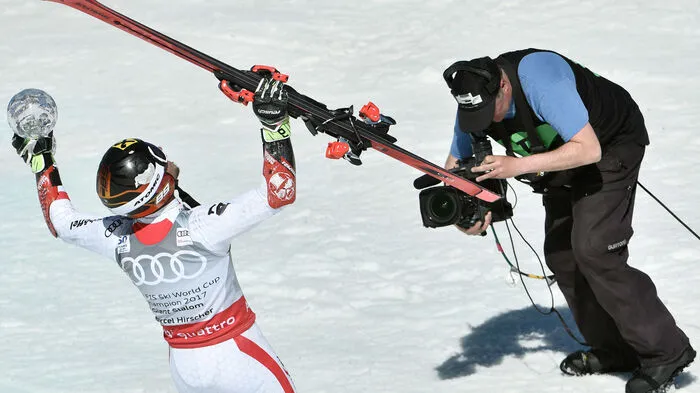 Weltmeister und Weltcupsieger Marcel Hirscher hat mit einem fulminanten Sieg die Riesentorlaufsaison beendet, es war das letzten Rennen vor der neuerlichen Materialumstellung.