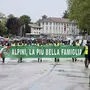 Beim Alpini-Treffen wurde am Sonntag auch das Spruchband "Alpini, die schönste Familie" durch Udine getragen