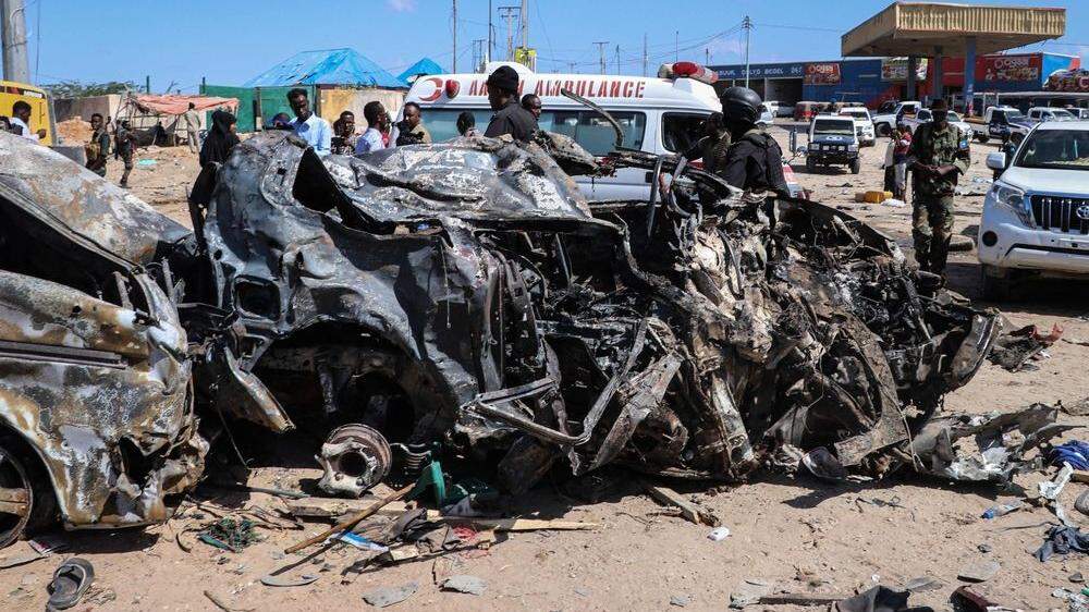 Die Autobombe ging an einem belebten Kontrollpunkt in Mogadischu hoch
