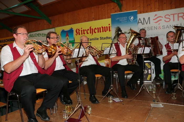 Bei Kulinarik und Musik von den „St. Johanner Dorfmusikanten“ bis zum „Lexn Trio“ unterhielten sich die Gäste.