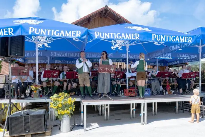 Musikalisch begleitet von der Marktmusikkapelle Vorau und der „BossTrompeten Musi“ und moderiert von Franz Putz, gab es ein vielfältiges Programm für die vielen Besucher, auch aus angrenzenden Regionen