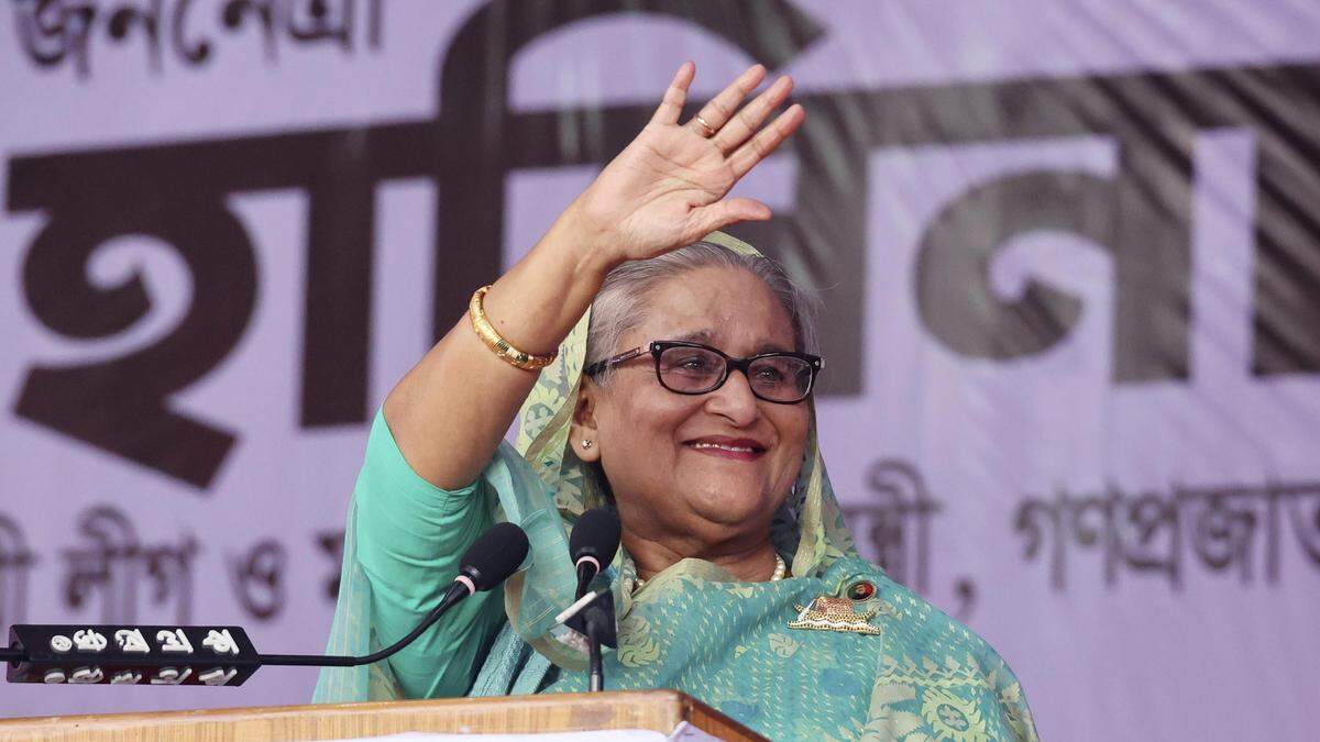 Bangladeschs Premierministerin Sheikh Hasina. | Wird Sheikh Hasina in Bangladesch weiterregieren? Wahrscheinlich schon – dass Tausende Oppositionelle verhaftet wurden und die Opposition die Wahlen boykottiert, trägt zum Status des Landes als „Hybridregime“ im Demokratieindex, den „The Economist“ regelmäßig veröffentlicht, bei.