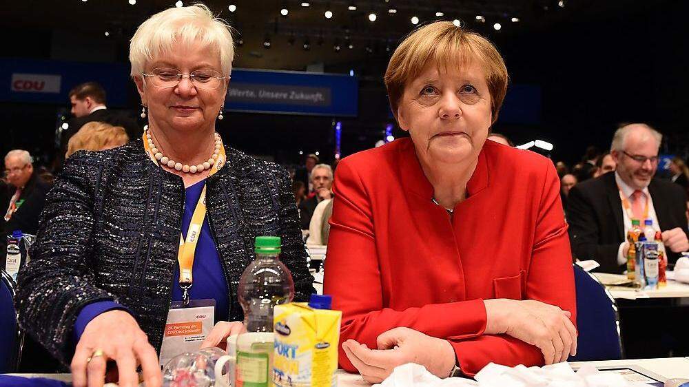 Bundeskanzlerin Angela Merkel (rechts) und CSU-Landesgruppenchefin Gerda Hasselfeldt.
