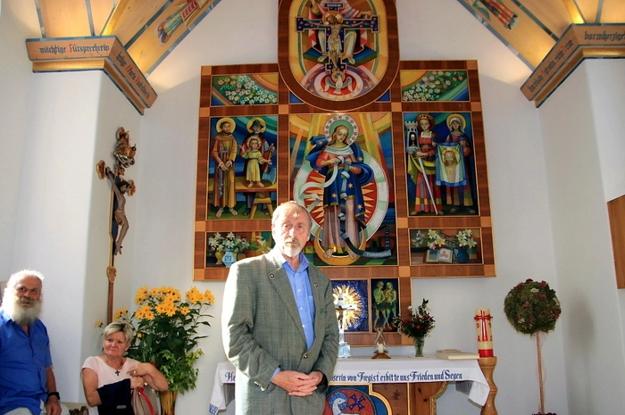 Beim Festabend in den Stadtsälen sprachen die Bürgermeister Bernd Osprian (Voitsberg) Klaudia Stroißnig (Geistthal-Södingberg), Vizebürgermeisterin Helene Maier (Bärnbach) und Generalvikar Erich Linhardt, ehe Lasnik den Werdegang des Akademischen Malers Franz Weiß schilderte.