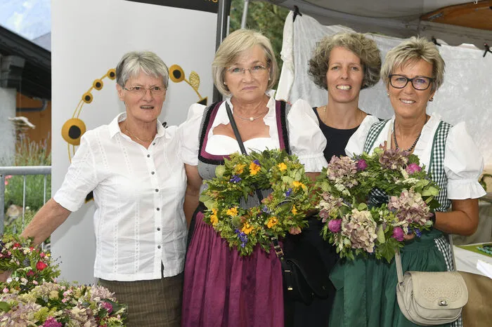 Elisabeth Helmer, Theresia Brunner, Carmen Pritsch und Pauline Pischelmayer
