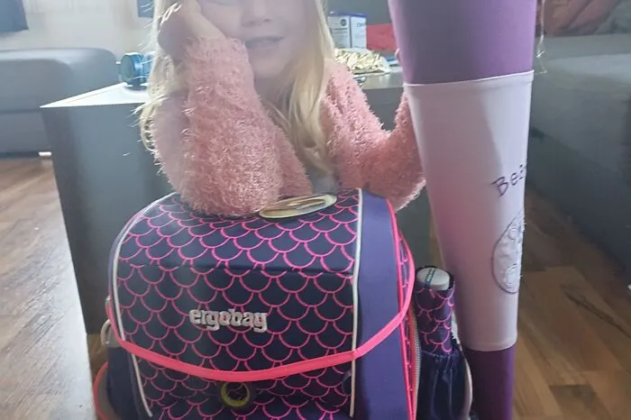 Ich heiße Beatrice und bin endlich in die 1. Klasse der Volksschule Stainztal gekommen.  Hier können Sie Ihre Bilder hochladen und am Gewinnspiel teilnehmen