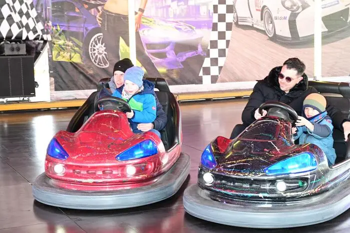 Mit etwas weniger Pferdestärken ging es beim Autodrom und beim Toboggan zu ...