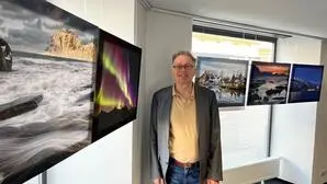 Altrektor Wilfried Eichlseder stellt Fotografien im Kleine Zeitung-Regionalbüro Leoben aus