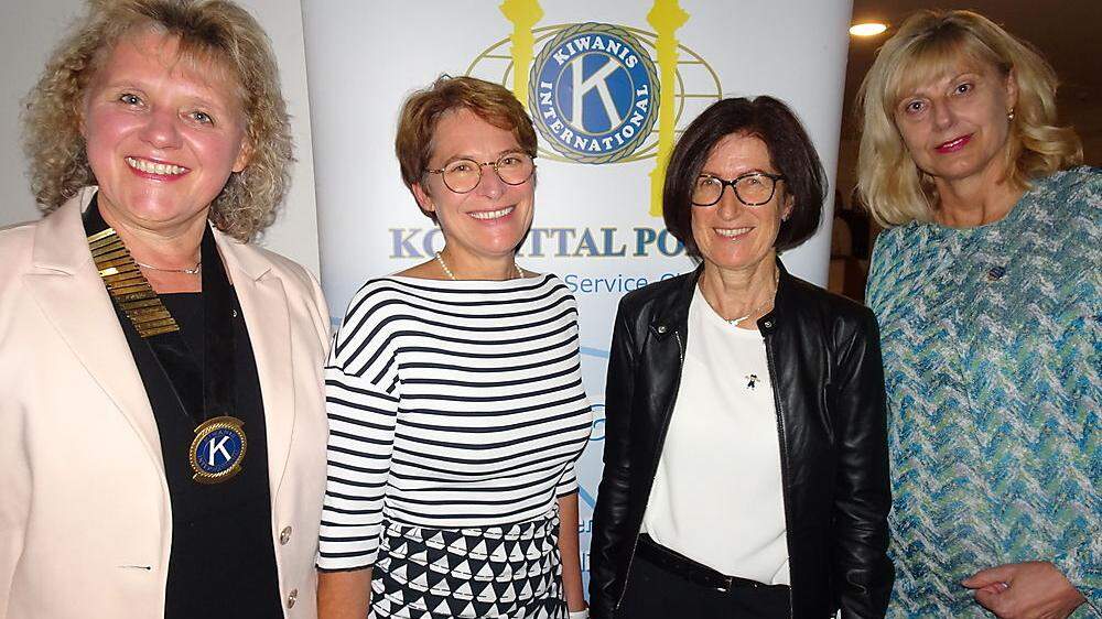 Die neue Präsidentin Rosiwtha Oberlercher-Heitzmann, Brigitte Glatz, Karin Meließnig und Margit Kircher-Demschar (von links)