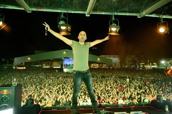 Beste Stimmung gab's auch beim israelischen Duo Vini Vici, das unverhofft zum Headliner aufgestiegen war - im Foto: Matan Kadosh