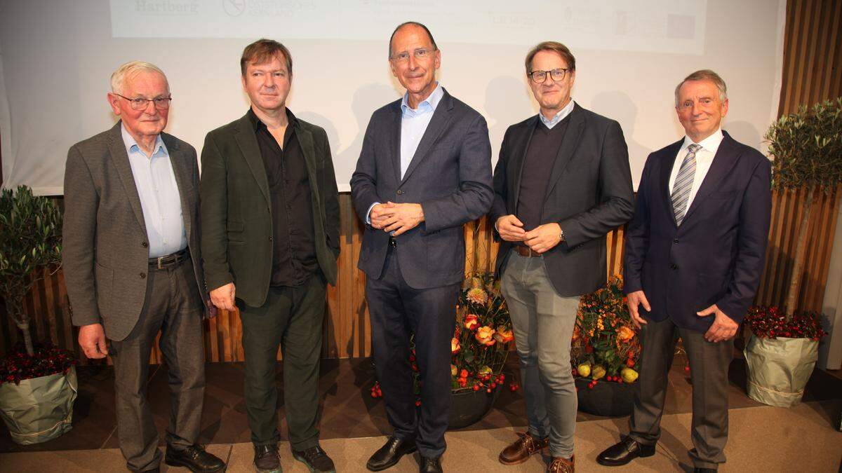 Hochpolitische Runde: Josef Singer, Wolfgang Berger, Peter Filzmaier, Marcus Martschitsch und Reinhold Glehr (v. li.)