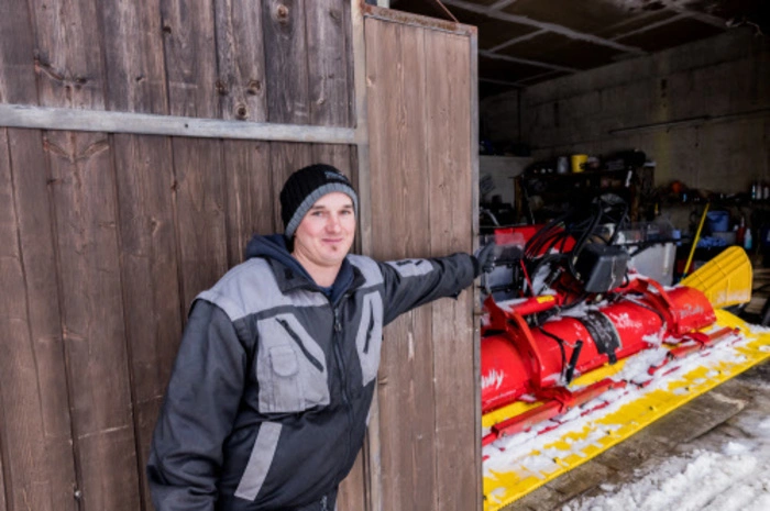 Wenn die Lifte schließen, darf der Pistenbully aus der Garage.