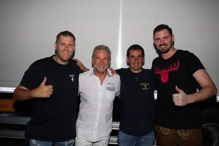 Backstage: von links: Kommandant Martin Oswald, Gottfried Würcher von den Nockis, Kommandant-Stellvertreter Martin Amberger und Stefan Schusser von den Elchos