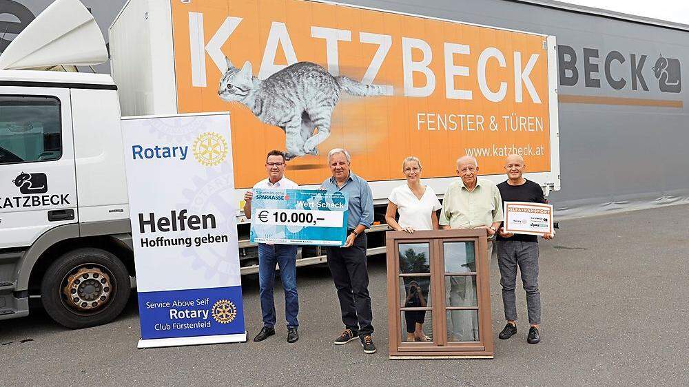 Der Rotary Club Fürstenfeld unterstützt in Kooperation mit der Firma Katzbeck Fenster & Türen Erdbebenopfer in Kroatien 