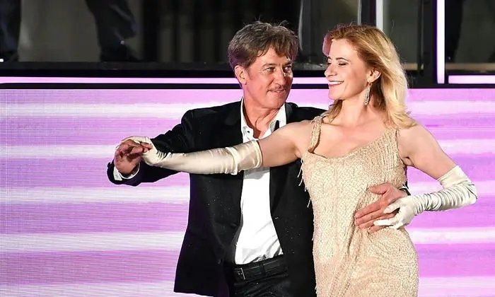 Jedermann Tobias Moretti und Caroline Peters als die Buhlschaft 