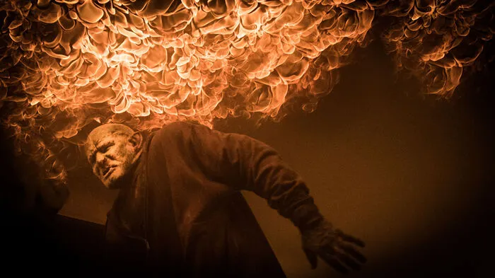 Es geht heißt her, beim neuen Blockbuster "Bright", der seit 22. Dezember auf Netflix zu sehen ist. Die Besetzung ist prominent: Will Smith, Noomi Rapace und Joel Edgerton. Regie führt auch kein Unbekannter: Actionregisseur David Ayer (Suicide Squad- und Training Day).