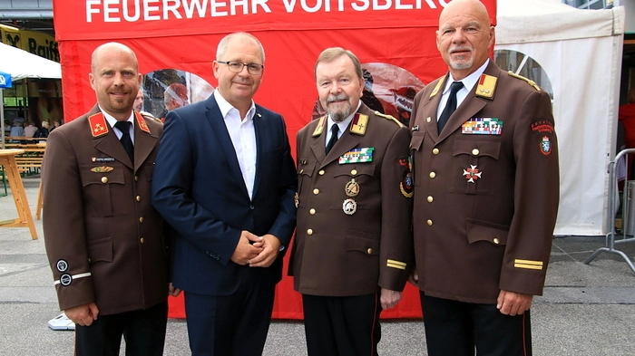 Der Gottesdienst wurde vom Generalvikar und Ehrenmitglied der FF Voitsberg Erich Linhardt, assistiert von dem aus Voitsberg stammenden und im bayrischen Altötting wirkenden Frater Michael Kassler zelebriert.
