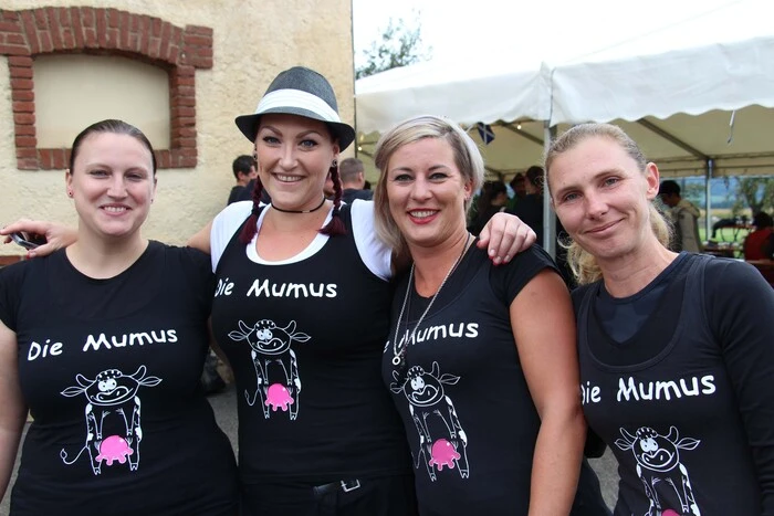 Bei den Damen siegten die "Mumus" (Foto), welche sich aber den ersten Platz mit den Vorjahrssiegern "Catch us if you can" teilen mussten.