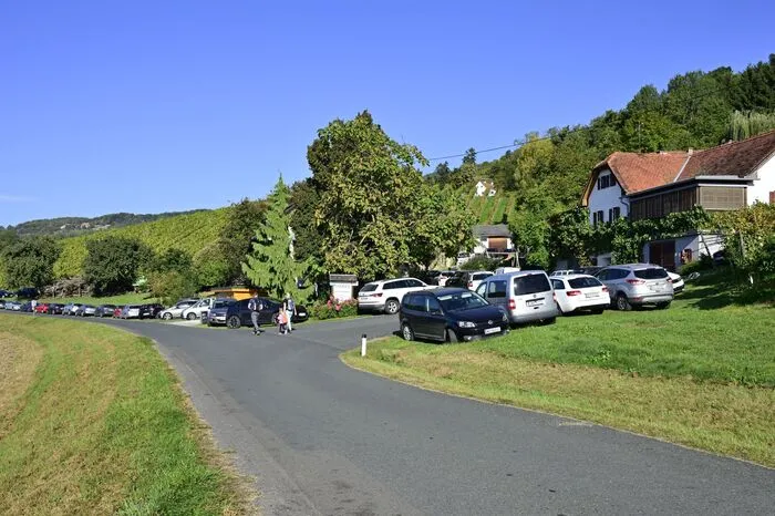 Start- bzw. Zielorte waren die Buschenschenken Gruber in Tiefenbach und Hofer Toni in Stubenberg