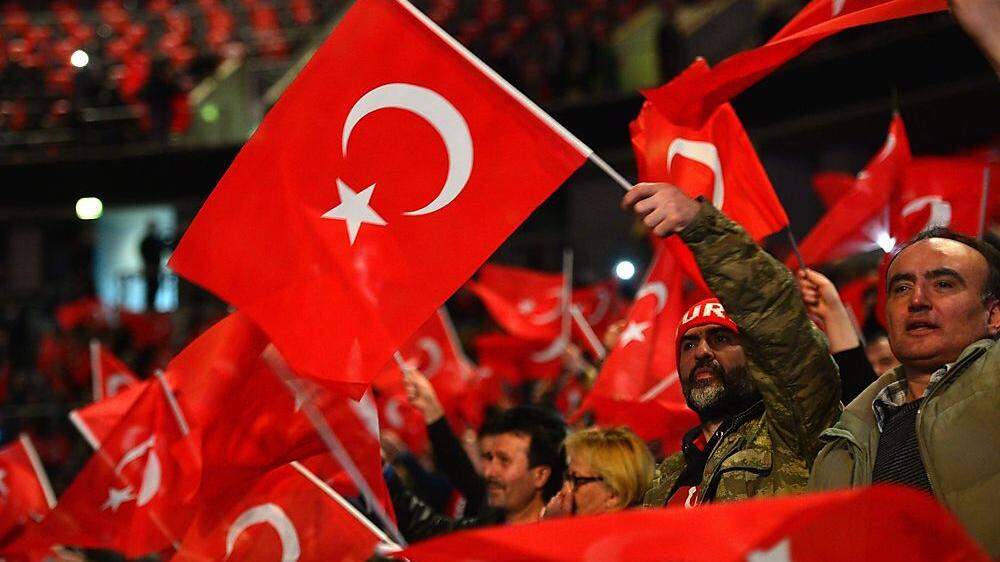 Gespannte Lage für die Türken in Deutschland