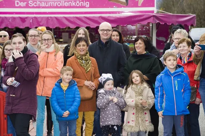 Klein und Groß besuchten die Messe im Sportzentrum.