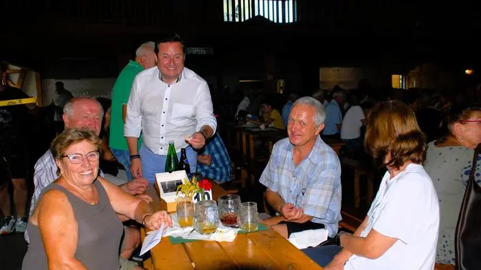 Nach gewissenhaften Festvorbereitungen, an denen sich viele der über 400 Mitglieder des Seniorenbunds Markt Hartmannsdorf in den letzten Tagen beteiligt haben, konnten Obmann Josef Timischl und sein aktives Team viele Gäste aus nah und fern am vergangenen Sonntagnachmittag begrüßen.