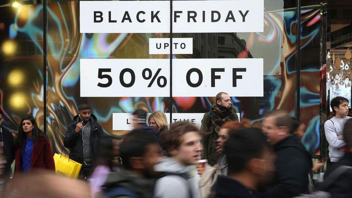 Der &quot;Black Friday&quot; entwickelt sich, ausgehend von den USA, zu einem weltweiten Phänomen.