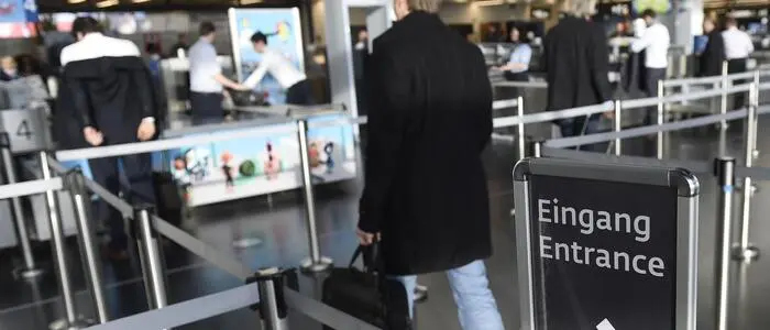 Check-in-Schalter auf dem Flughafen Wien-Schwechat | Laut dem Flughafen Wien-Schwechat müssen sich Fluggäste keine Sorgen über ihre personenbezogenen Daten machen