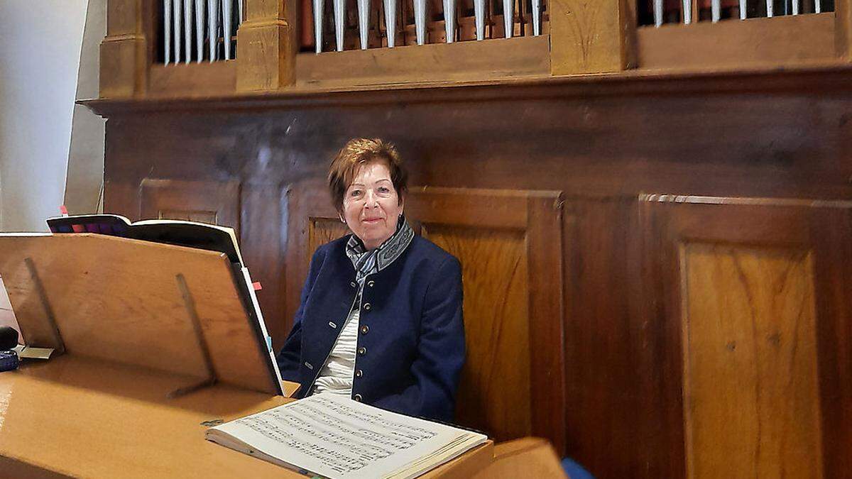 Seit rund sechs Jahrzehnten spielt Erna Bauer in Pusterwald die Orgel