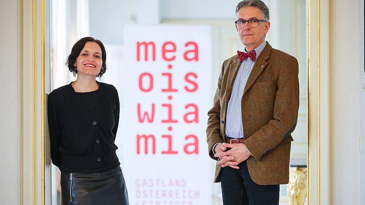 Katja Gasser, künstlerische Leiterin des Gastlandauftritts Österreich, und Oliver Zille, Direktor Leipziger Buchmesse