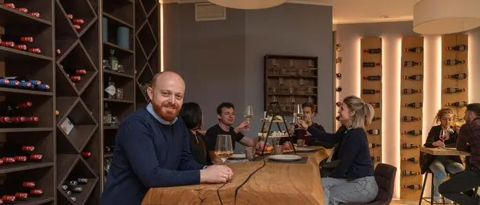 Arsim Gjergji von 'Café Bar Eleven' in der Kaiserfeldgasse