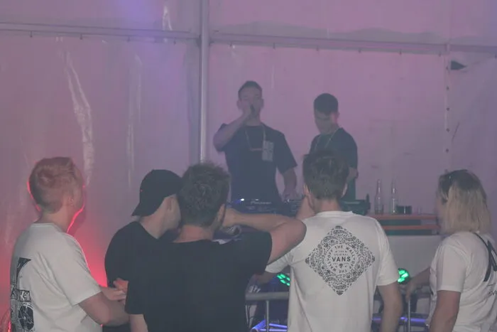 Im Diskozelt legten die DJs "Churcher" und "Smurfy" auf