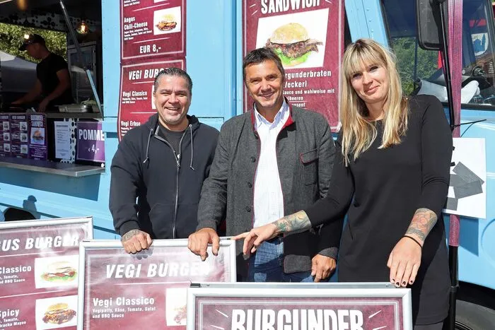 Auch der "Bigchef" vom Streetfoodfestival, Jochen Auer war mit Susanne  Dronhofer, in St. Andrä vertreten.