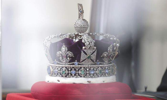 Auch die Krone wurde nach Westminster gebracht
