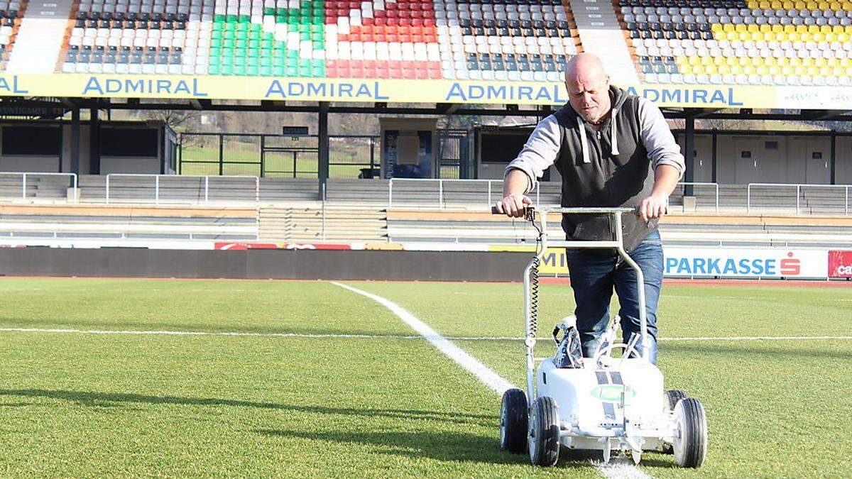 In der Lavanttal-Arena sind bei einem Heimspiel des WAC über 200 Mitarbeiter im Einsatz