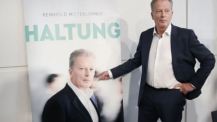 "Kurz hatte das Grand Design im Mai 2016 schon im Kopf, das er dann im Jahr 2017 auch umsetzte. Ich sollte für ihn die Koalition aufkündigen und den Schwarzen Peter nehmen, damit er unbefleckt in Neuwahlen gehen könne." Reinhold Mitterlehner, Ex-ÖVP-Chef, bei der Präsentation seines Buches "Haltung"