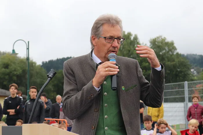 In seiner Rede betonte Nestler die Wichtigkeit dieser Anlage für die Bevölkerung und speziell für die Jugend aus Ligist mit dem Fußballplatz, Spielplatz, Bewegungspark, Funcourt, Fitnessmeile und der spektakulären Pumptrack-Strecke.