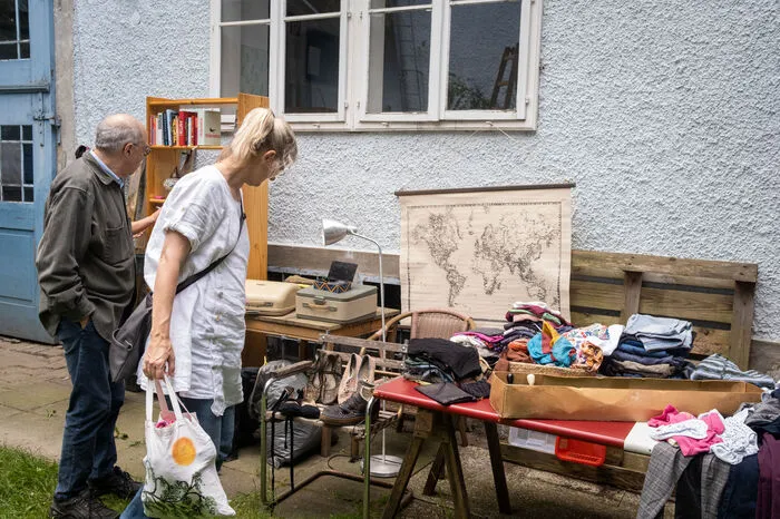 Mehr Fotos vom Hinterhof- und Gartenflohmarkt ...