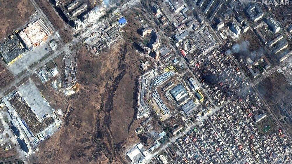 Satellitenbild zeigt die Zerstörung in Mariupol