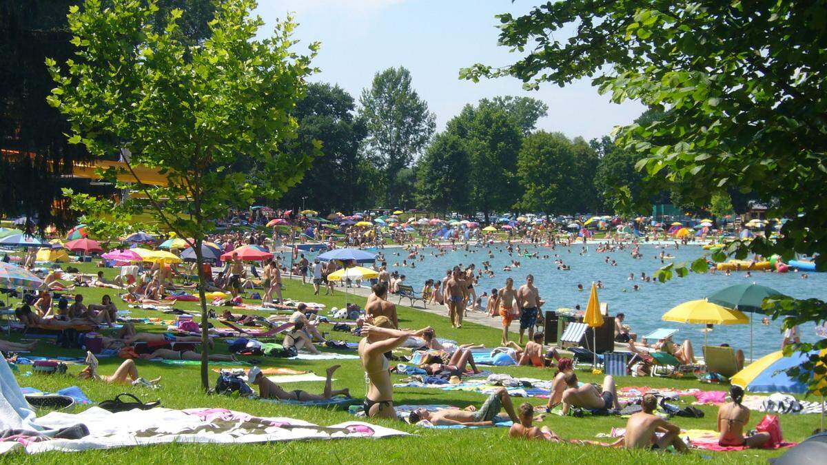 Der Sommer wird für Freibad-Besucher teurer