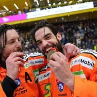 Nach dem Titel mit Graz geht es für Lukas Haudum (rechts) über Ferlach nach Finnland