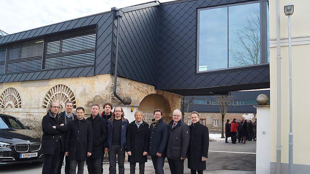 Dem Grazer Architektenteam mit Peter Kaschnig (ganz links) gelang eine spannende Architektur